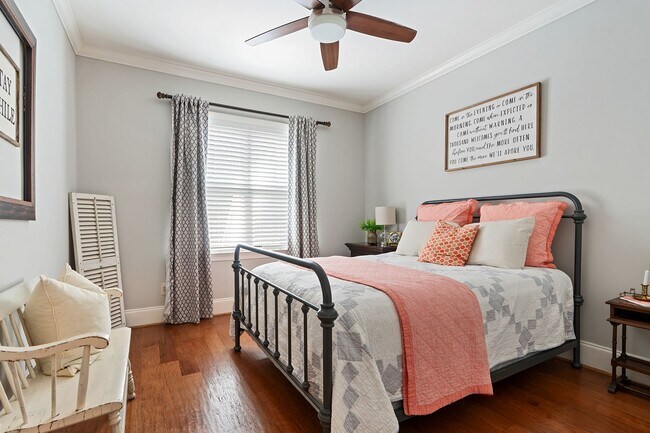 Building Photo - Splendid 4-bedroom, 3-bathroom Harrison Pond home in Pittsboro-- SWIMMING POOL!