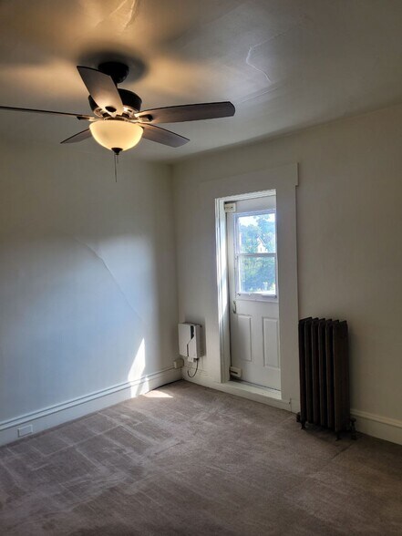 Building Photo - 7 E Butler Ave