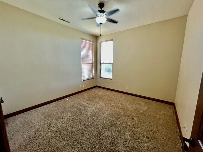 Building Photo - Beautiful Pet-Friendly Home on Green Springs Golf Course