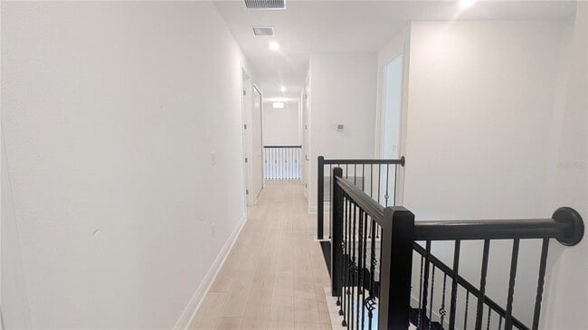 Building Photo - 15614 Vetta Dr