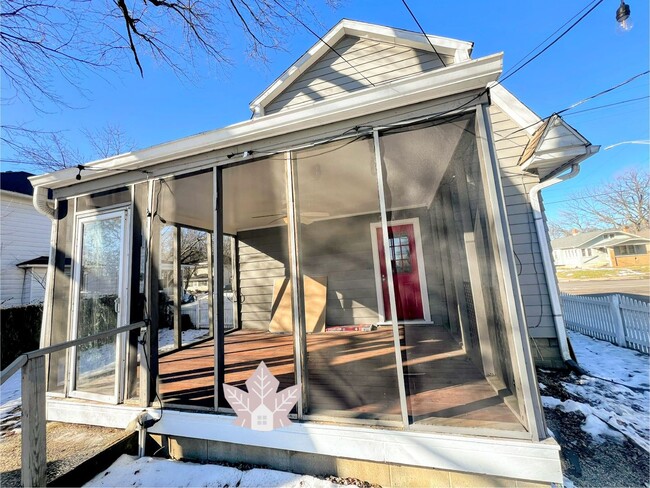 Building Photo - Cozy Cottage of Historic Irvington