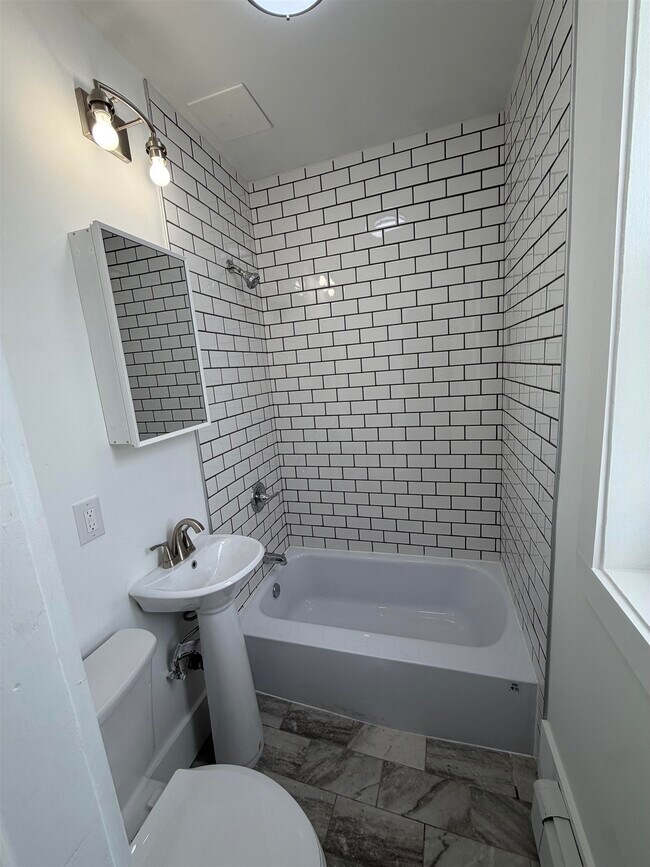 Building Photo - 186 Avenue F