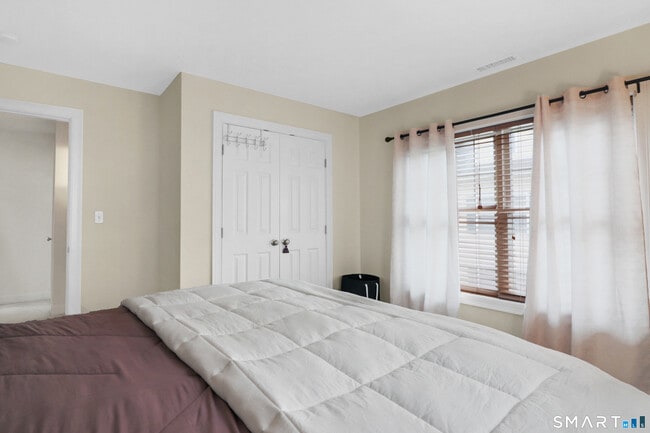 Building Photo - 59 Liberty St