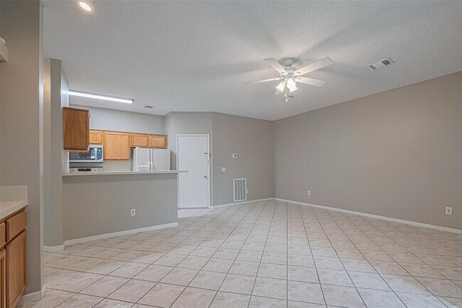Building Photo - 3315 Golden Trails Dr