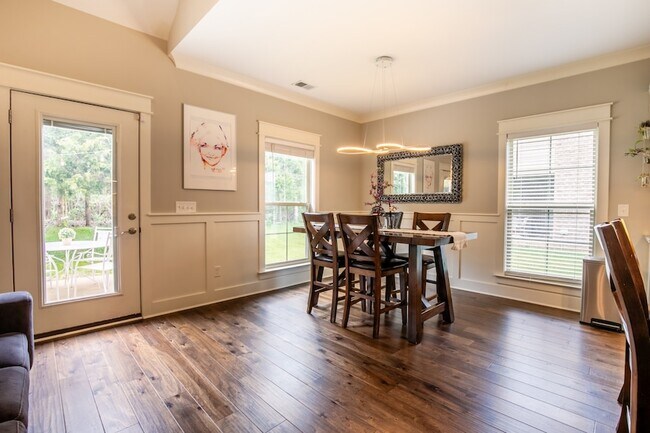 Building Photo - 5322 Honeybee Dr