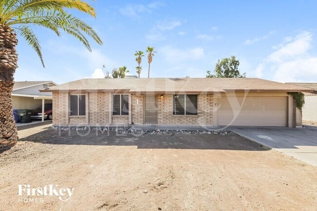 Building Photo - 2121 W Wickieup Ln