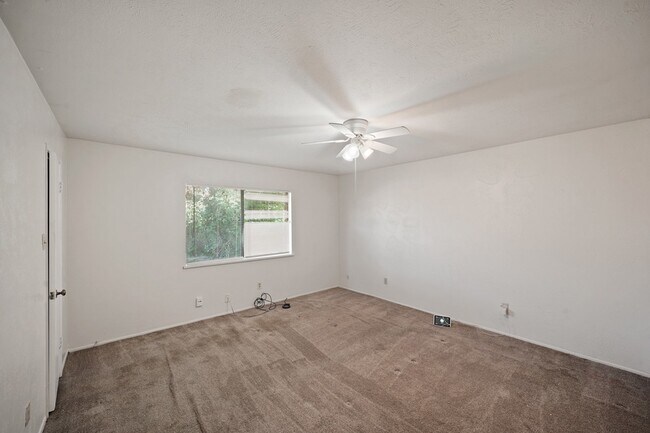 Building Photo - 15822 Danford Dr