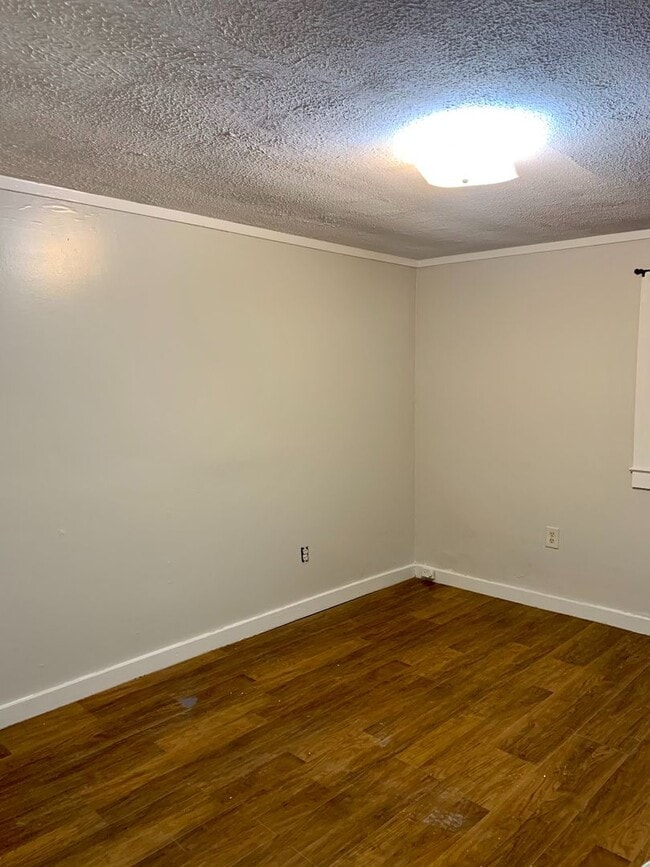 Building Photo - Coming Soon! Cute Home with Water View. Wa...
