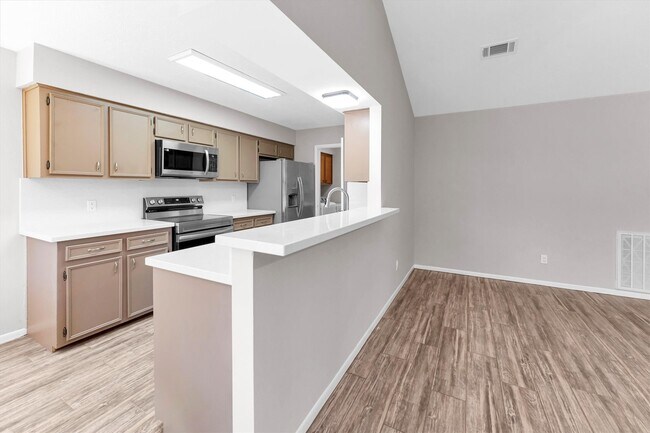 Building Photo - 3353 Knob Oaks Dr