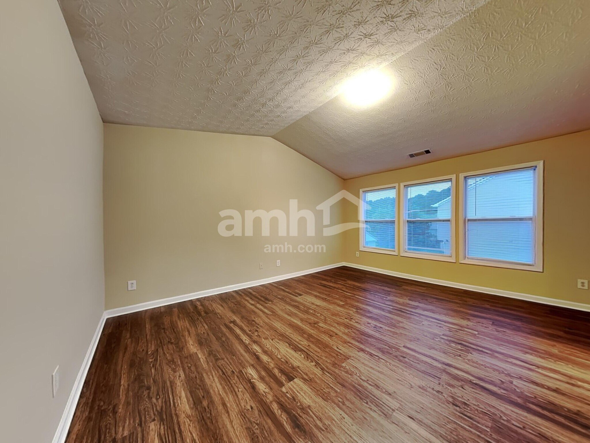 Building Photo - 4245 Windale Dr NW