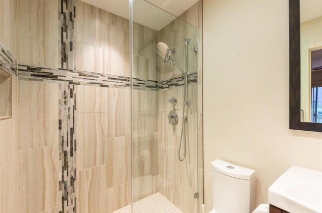 Building Photo - 5235 Blossom St