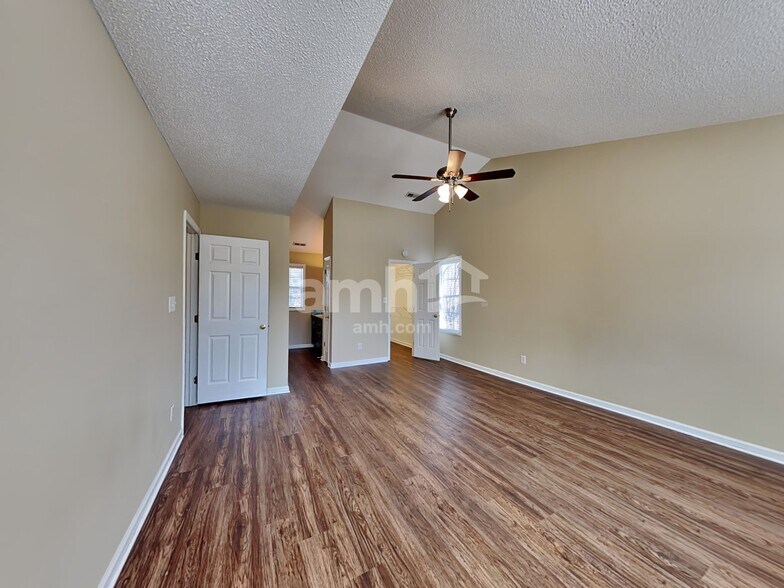 Building Photo - 4319 Armitage Dr