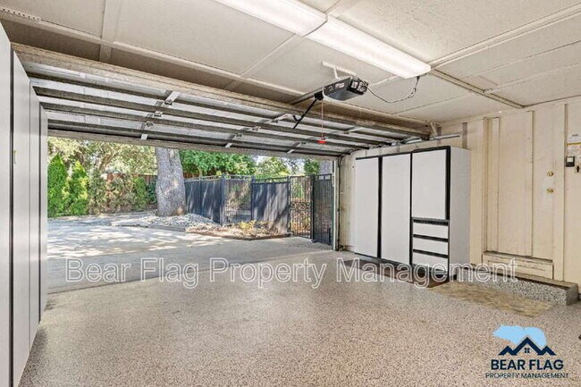 Building Photo - 7919 Ridgemont Dr