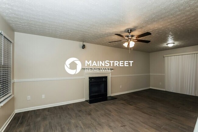 Building Photo - 3 Bedroom Pet-Friendly Home in REX, GA with Main Street Renewal
