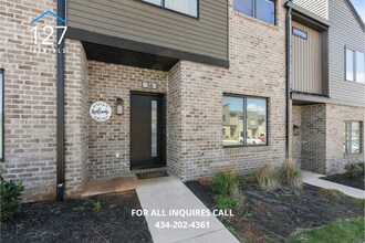 Building Photo - 3BR/2.5BA Townhome in Rustburg – Modern Am...