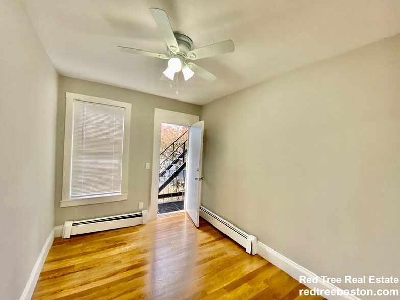 Building Photo - 32 Elmer St