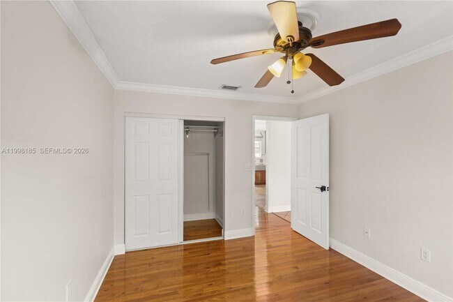 Building Photo - 1428 Medina Ave