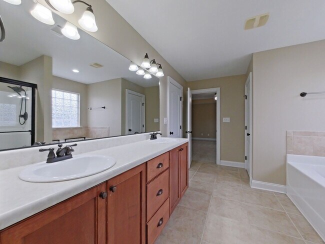 Building Photo - 4 bedroom 3 bath home- Pet Friendly- Grovetown GA