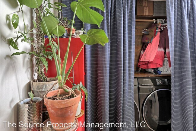 Building Photo - 2 br, 1 bath House - 4323 Flag Dr