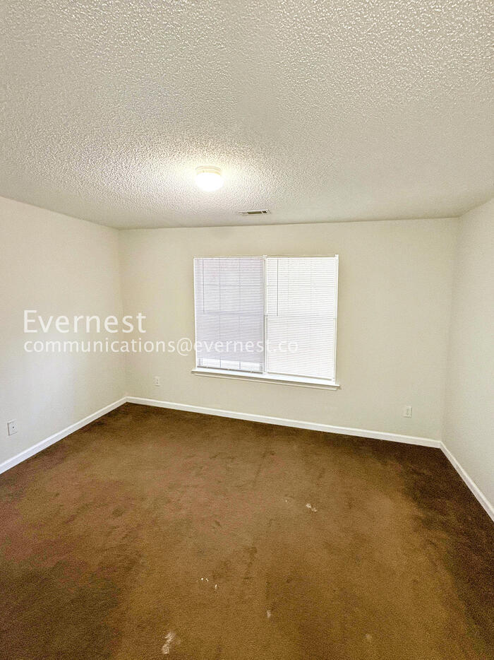 Building Photo - 7688 Creekside Ln