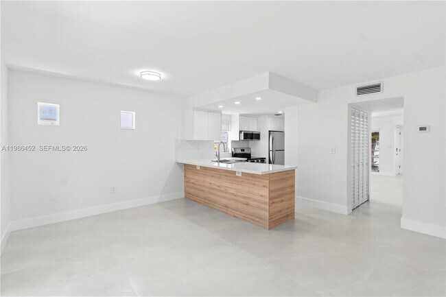 Building Photo - 3597 SW 17th St