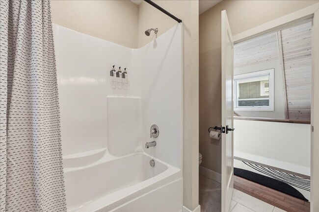 Building Photo - 1434 S Euclid Ave