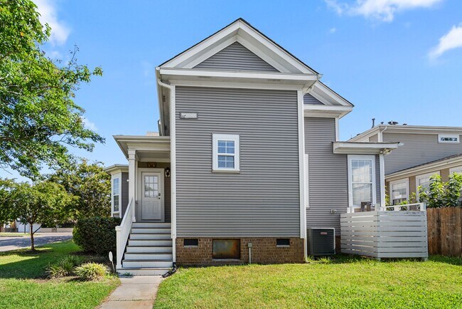 Building Photo - 1301 E Ocean View Ave