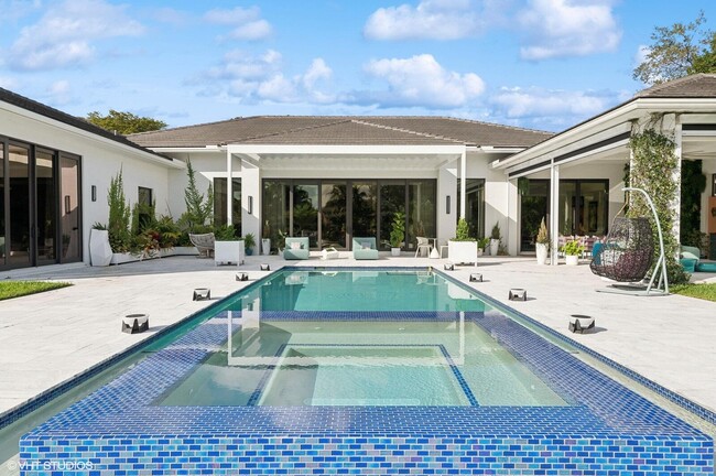 Building Photo - 8533 N Native Dancer Rd