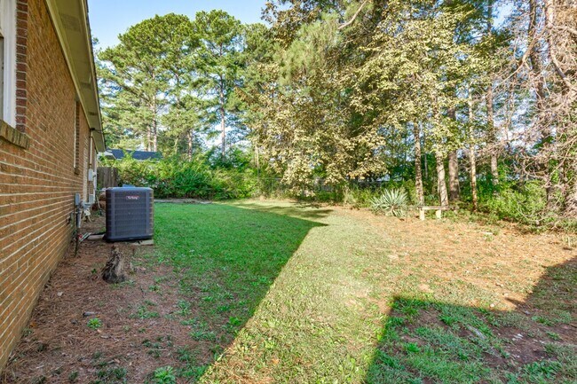 Building Photo - Beautifully updated, all-brick home located in the prime location of Irmo, SC