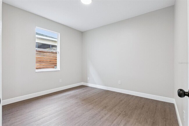 Building Photo - 1209 Cathcart Cir