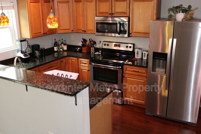 Building Photo - 708 Kaplan Ct