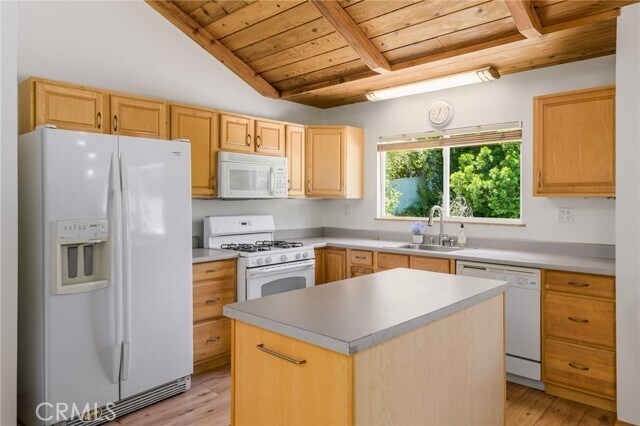 Building Photo - 5065 Casa Dr