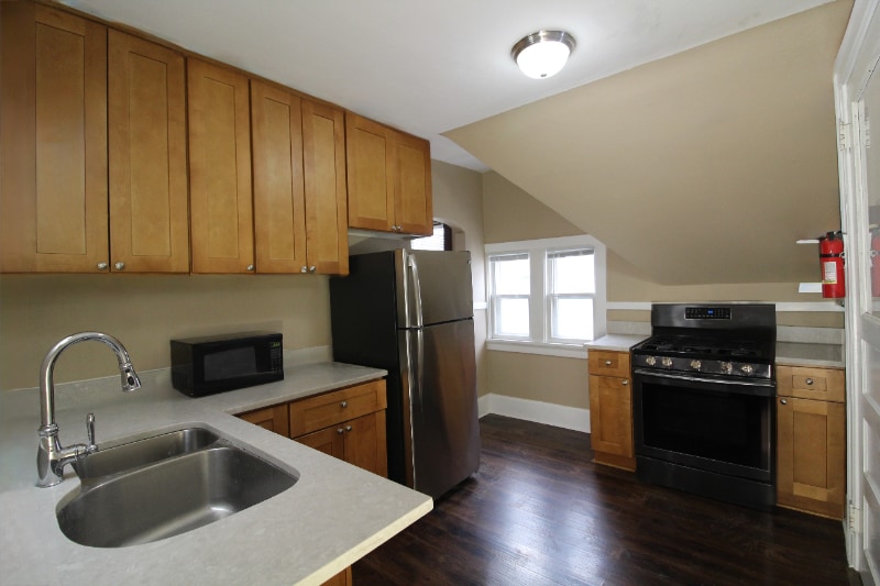 Building Photo - 2933 N Newhall St