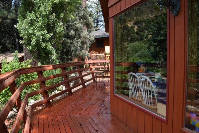 Building Photo - 16013 Edgewood Way