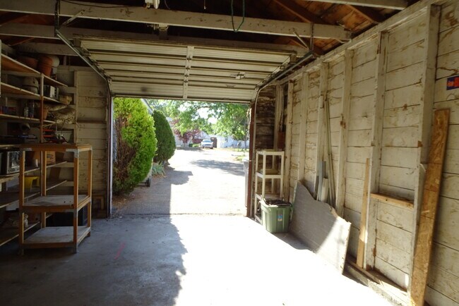 Building Photo - 2020 S Euclid Ave