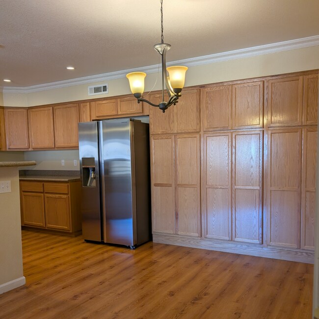 Primary Photo - 2631 E 15th St