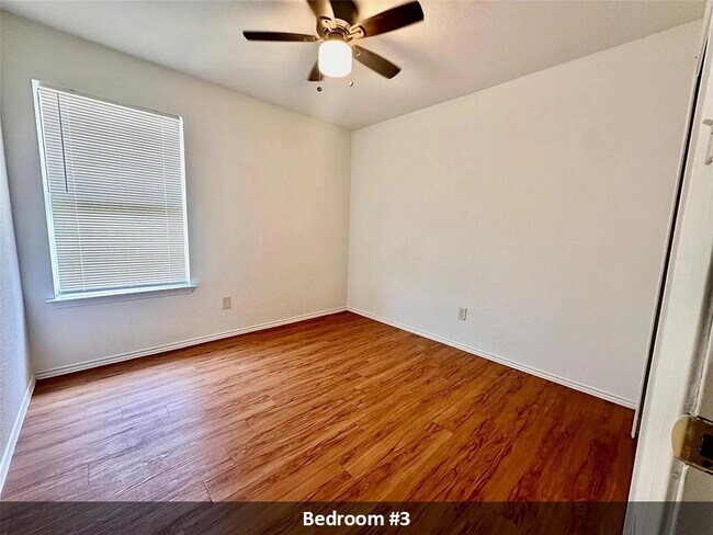 Building Photo - 17204 Ardisia Dr