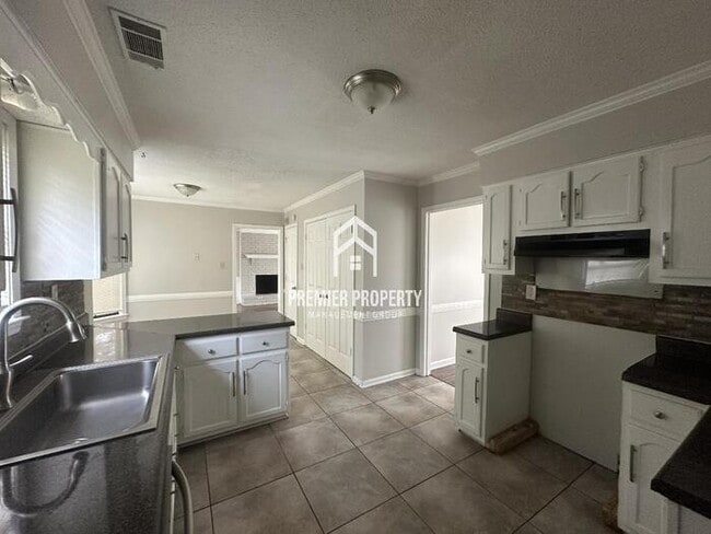 Building Photo - 995 Red Fox Cove