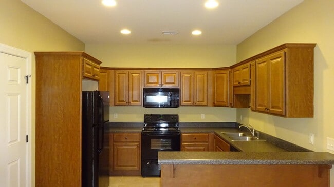 Building Photo - Minutes to MTM plant, Amazon, Polaris and Target Distribution