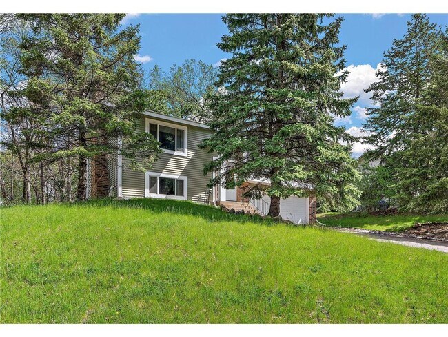 Building Photo - 1735 Walnut Ln