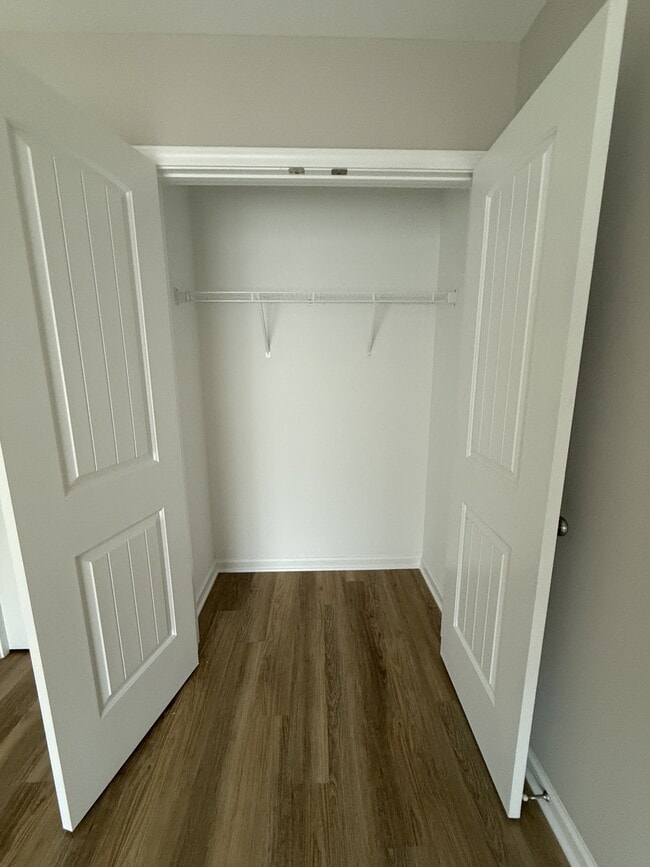 Building Photo - 102 Berkshire Cir