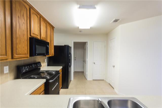 Building Photo - 10371 Darkwood Dr