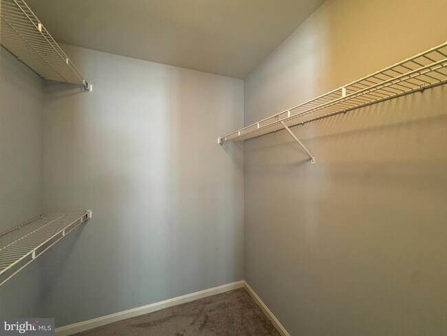 Building Photo - 15 Linden Hill Way SW