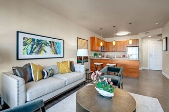 Building Photo - The Ritz Classic