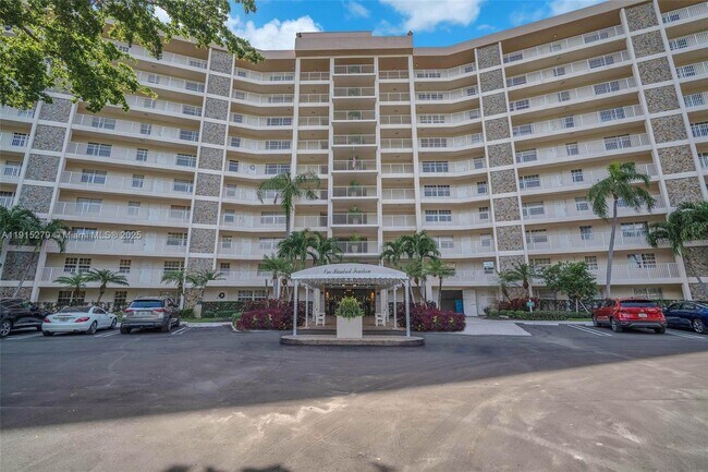 Building Photo - 3507 Oaks Way