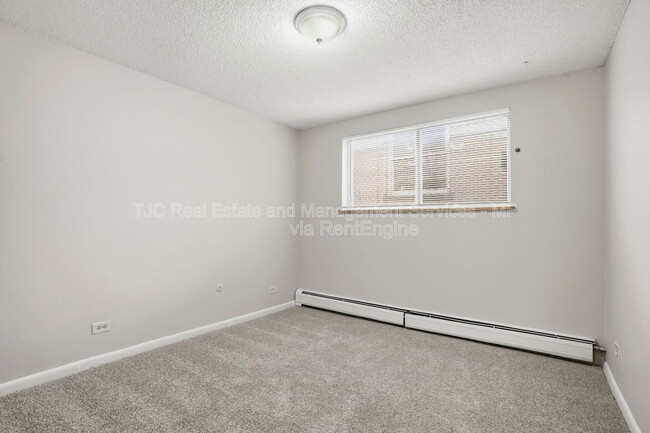 Building Photo - 970 N Downing St