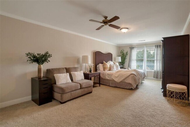 Building Photo - 415 Oxmoor Lake Dr