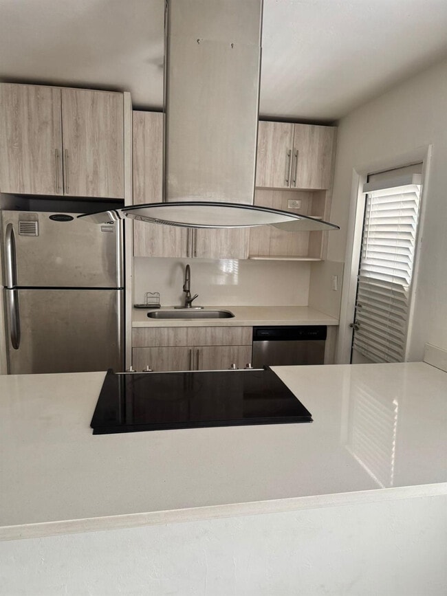 Building Photo - 6565 Santona St