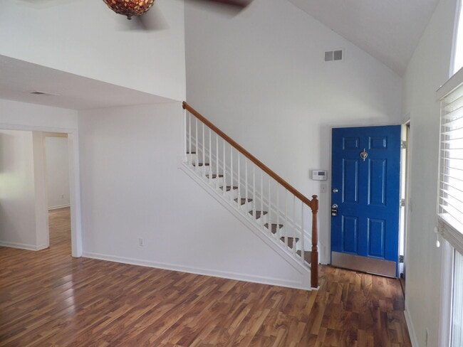 Building Photo - 1217 Colorado Rd