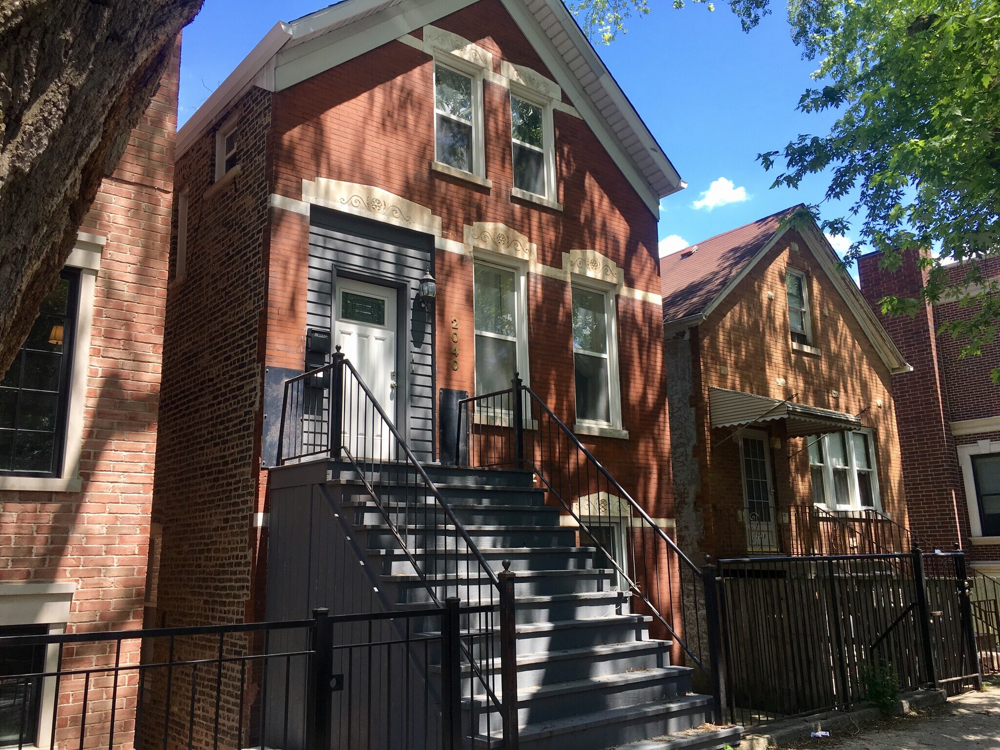 Building Photo - 2040 W McLean Ave